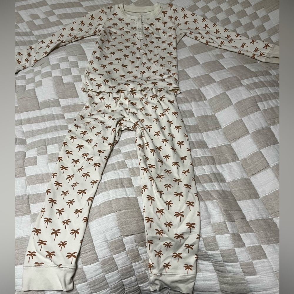 Faherty x Roller Rabbit Palms Taffy Pajama Set in White & Tan - Size 8